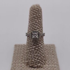 Size 7 Sterling Silver Square Cubic Zirconia Fancy Ring A1925